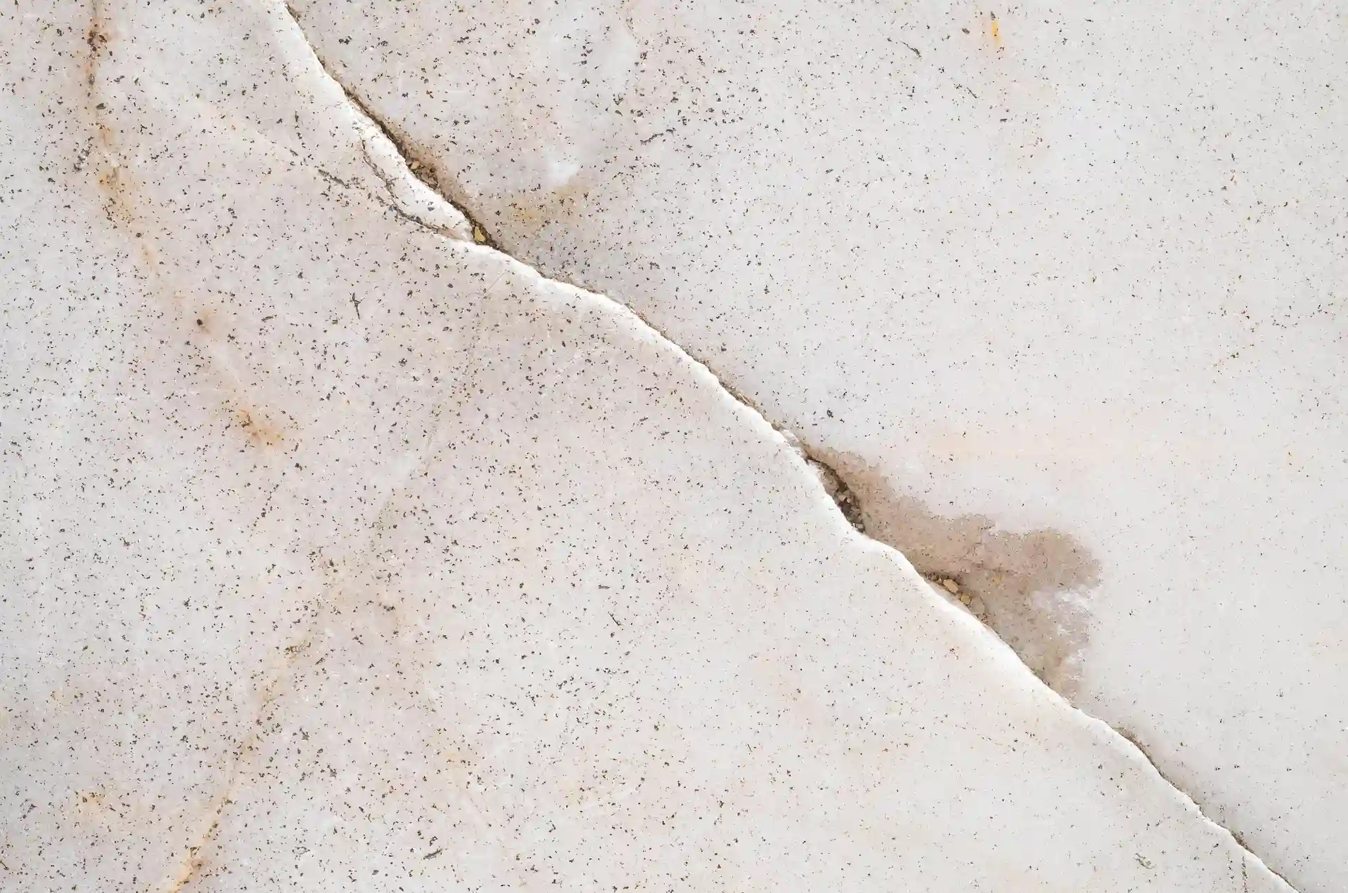 slab leak from exterior wall